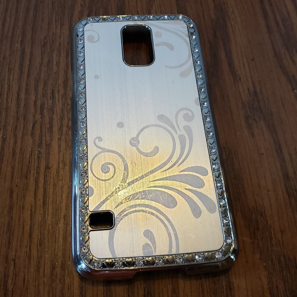 Samsung Galaxy S5 Hard Silver Case With Rhinestones and Spiral Pattern